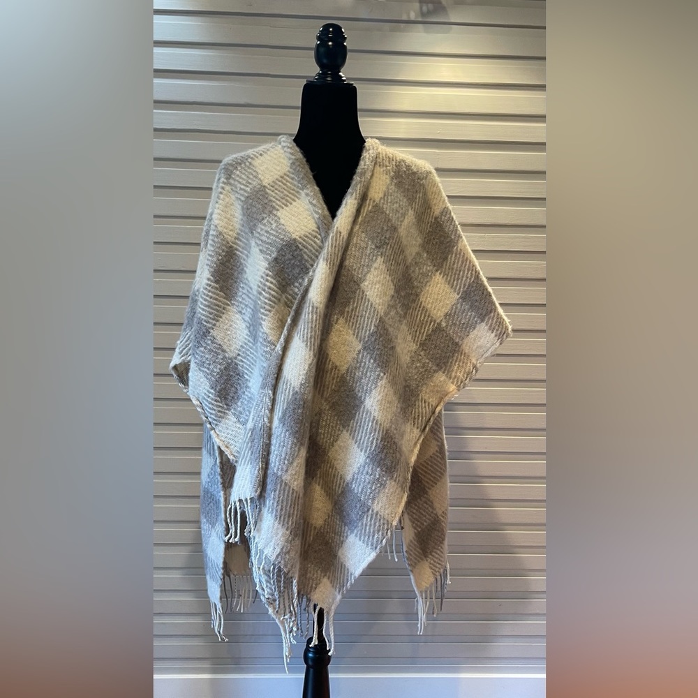 NWT Tan and Gray Lauren Conrad Fringe Knit Cape Poncho One Size - Picture 1 of 12